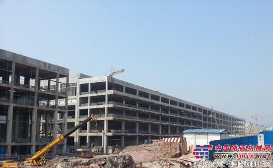 顛覆傳統廠房建設模式 樹立高空作業新典範——吉尼助力京東方重慶工廠順利投產