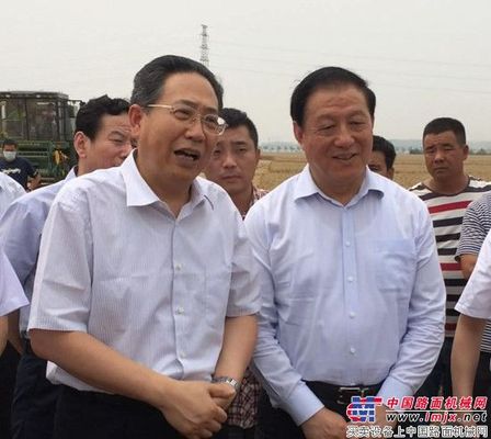 李锦斌观摩中联重科绿色农机