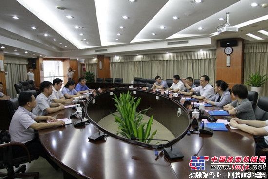 中国人民银行广州分行行长王景武一行来访玉柴