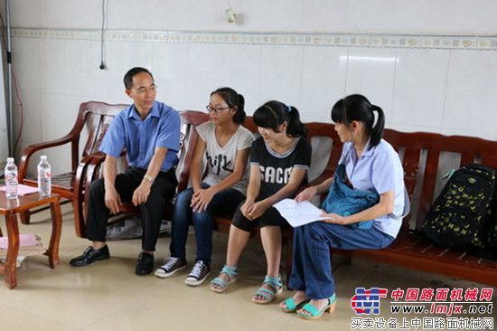 玉柴集团启动“七一”节前送温暖献爱心慰问活动