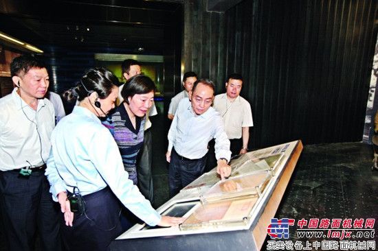 中国进出口银行高层调研中联重科
