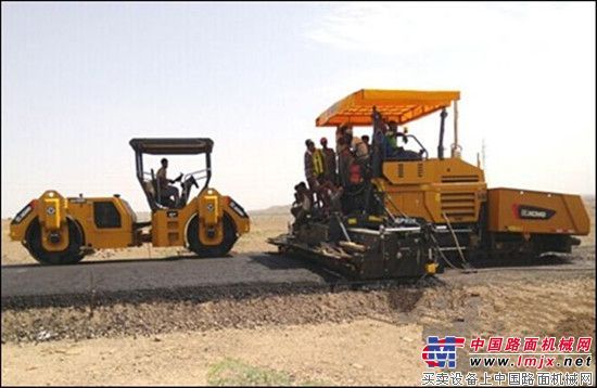 徐工成套道路机械火热施工“绿动”非洲