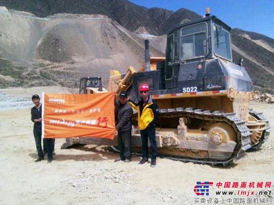 山推“客户关爱行”服务巡检走进西藏