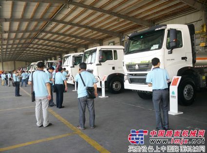 中国重汽油田用车改装年度会议在济南隆重召开