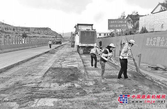 云南：楚大高速拟增设4条车道
