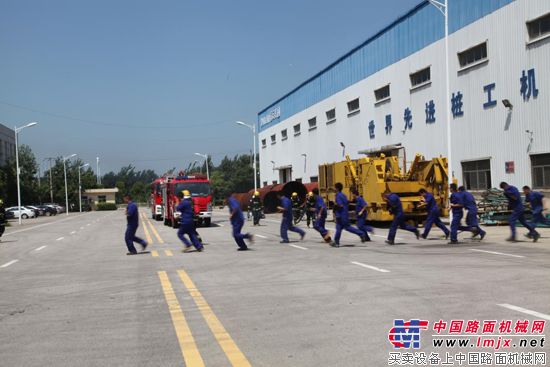 盾安重工联合徐州市泉山区消防大队进行消防模拟演练