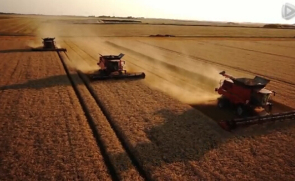 凯斯农业机械2015产品视频，拍的好有美感。