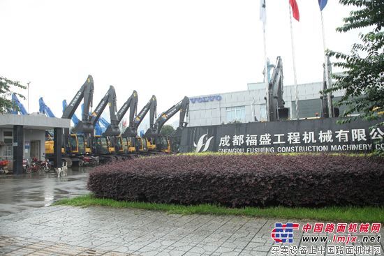 沃尔沃建筑设备：全情服务 托举希望