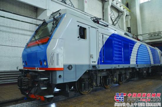 中国中车大同公司出口白俄罗斯机车落成 进入调试阶段