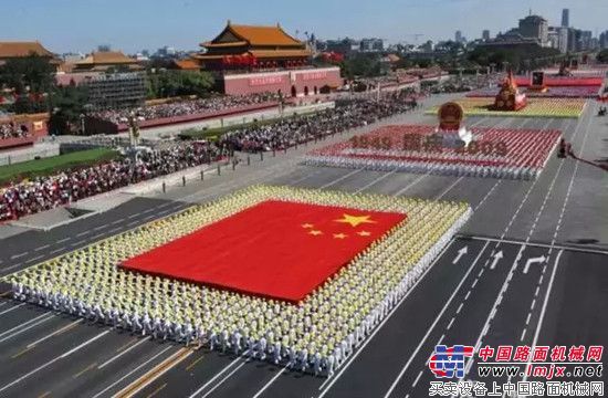 沃是主角：阅兵式幕后的“无名英雄”