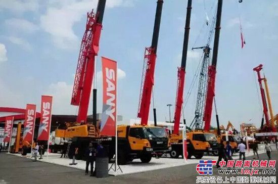 彰显中国力量！三一重工高端装备闪耀第18届印尼工程机械展