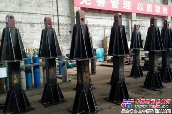 陕建机械举办焊工技能比武大赛