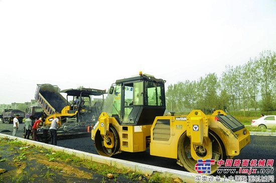 徐工成套路面机械登封“天地之中”旅游新城建设