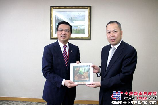 中国交建总裁陈奋健会见马来西亚交通部长廖中莱