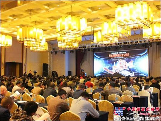 德基机械整体式热再生“绿动赣榆 领跑全球”