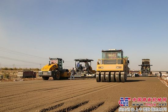 中国铁建携手徐工道路，珠联璧合共谱旷世华章
