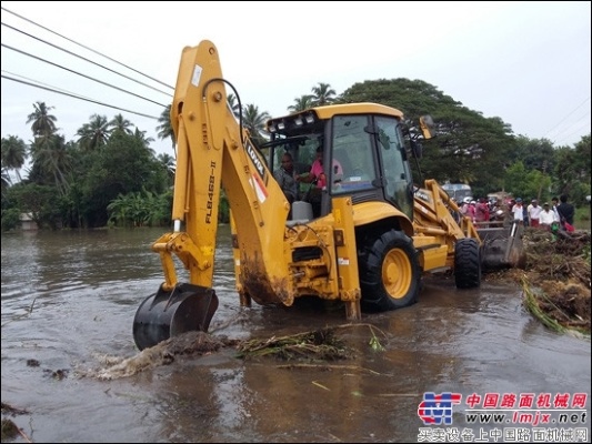 雷沃挖掘裝載機積極參與斯裏蘭卡抗洪救災獲讚譽