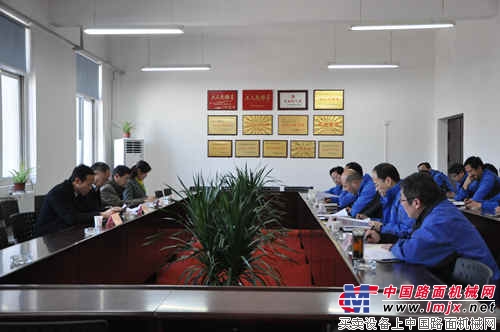 西安重装集团考核检查陕建机械党风廉政建设工作