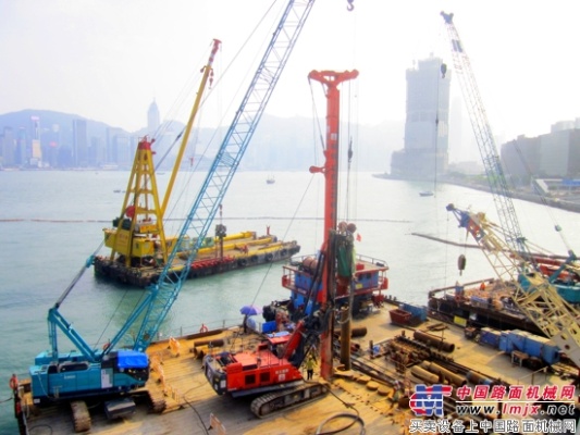 徐工氣動潛孔錘旋挖鑽機征戰香港維多利亞港
