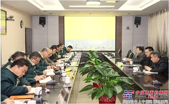 山东省国资委主任张新文来山推调研