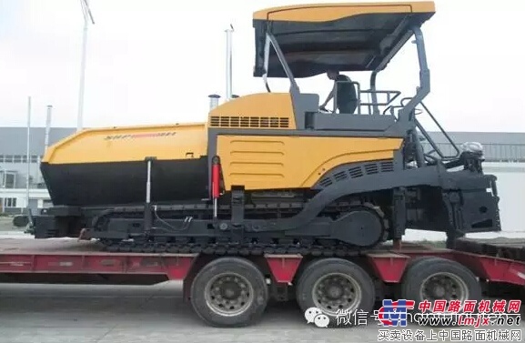 开门红 山推SRP95M多功能摊铺机销往海外