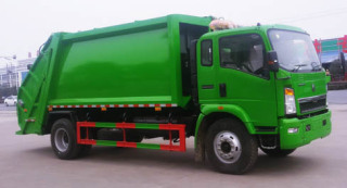 中國重汽華威公司國五壓縮垃圾輕卡車上市