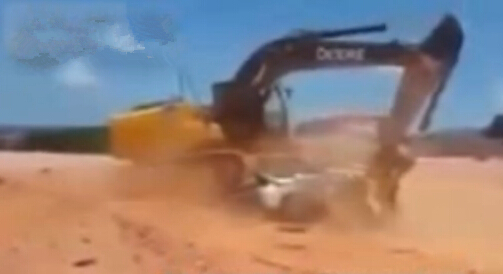 挖掘机有时真的是太暴力了