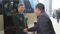 中国人民武装警察部队河南省总队到宇通重工参观考察