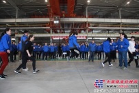 陕建机械举办庆“三八”女职工跳大绳比赛