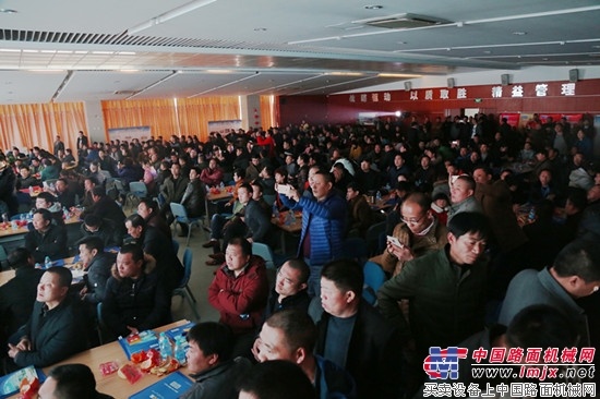 一次成交逾2000万 徐工道路机械喜迎开门红