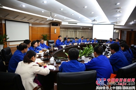 全国人大代表晏平传达全国两会精神