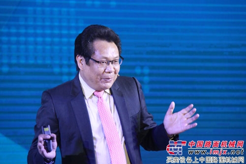 广西柳工机械股份有限公司总裁俞传芬