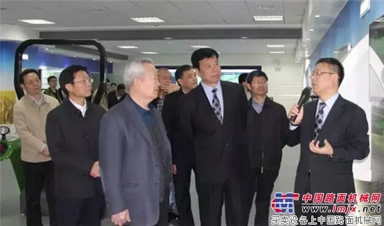 全国人大农委调研组到中联重科农业机械调研