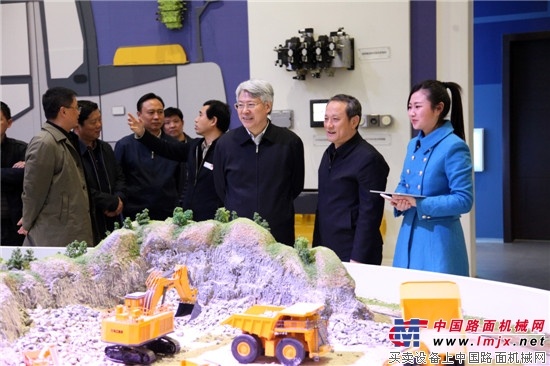 江苏省交通厅携手徐工共促公路养护事业发展