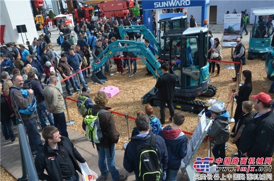 山河智能高端市场展风采