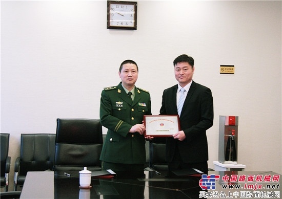 龙工成为上海消防联勤保障社会联动单位