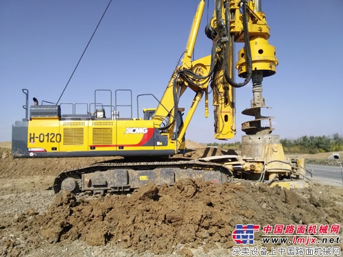 XR220DII旋挖钻机施工于哈萨克斯坦桥梁工程 