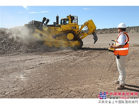 卡特彼勒遠程控製推土技術助力礦業客戶實現安全操作