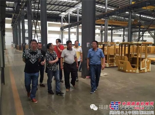 江西大客户团到晋工机械参观指导