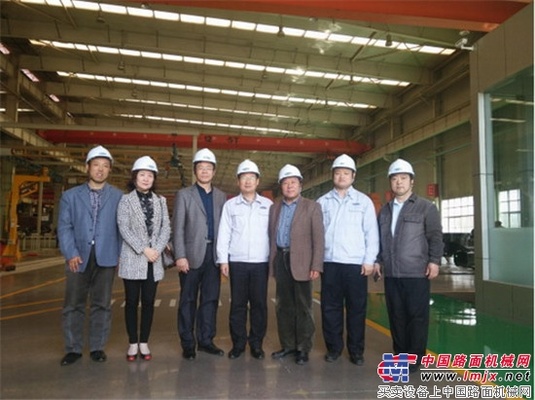 艺术学院与雷沃重工开展合作交流