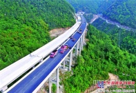 重慶：梁忠高速公路進入路麵攤鋪施工階段 預計今年通車
