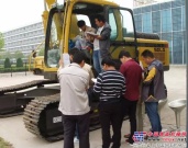 山东临工开展三阶段正流量挖掘机服务培训