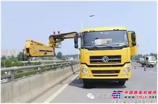 湘西北首台16米徐工折疊式橋梁檢測作業車在常德上崗