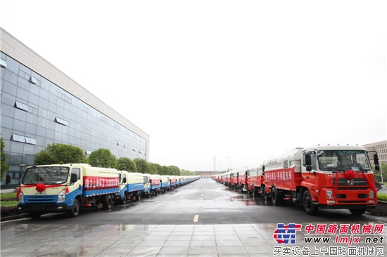 中联重科亿元环卫装备起程发往上海、天津 为美丽城市保驾护航