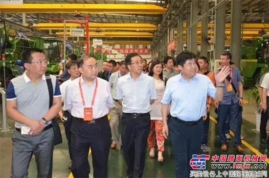 “中国非公有制经济发展论坛”参会代表到中联重科调研