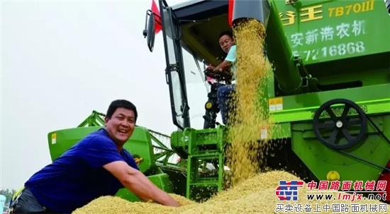 中联重科谷王助夏收过九成！
