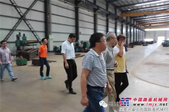 工信部装备工业司机械处王建宇处长一行到晋工机械考察指导