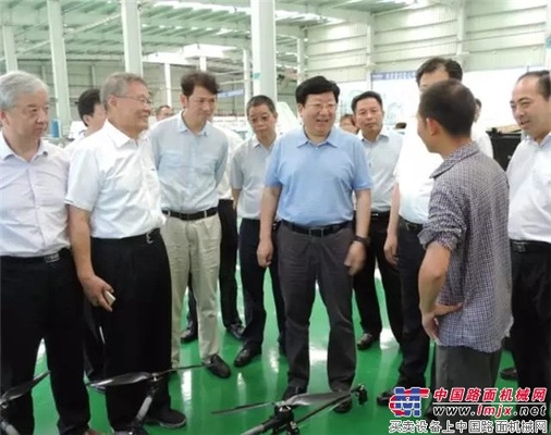 省委常委、常务副省长陈向群一行参观山河科技