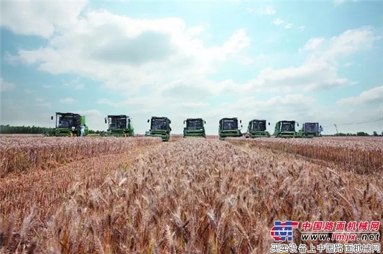 中联重科农业机械——“谷物+秸秆”联合收获机械