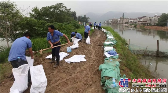中联重科全力投入芜湖抗洪抢险救灾